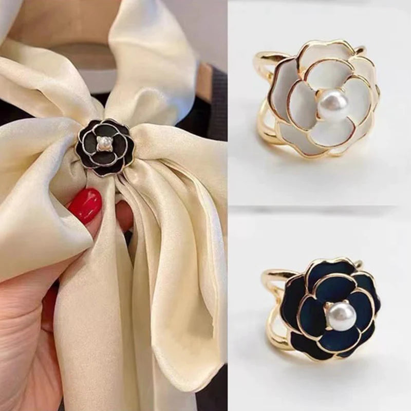 Women's Elegant Pearl Floral Clip